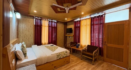Hotel Ridge view inn Room Type - Super deluxe room (Private Balcony)