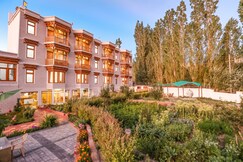 Riwang Residency | Hill-view Rooms