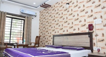 Alakhnanda Guest House Room Type - Double Deluxe Room