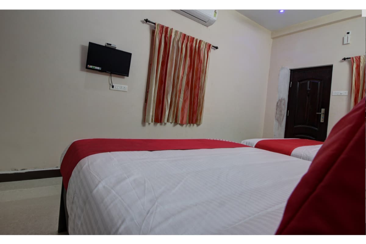 Hotel Vasantha Bhavanam - Tap to explore photos