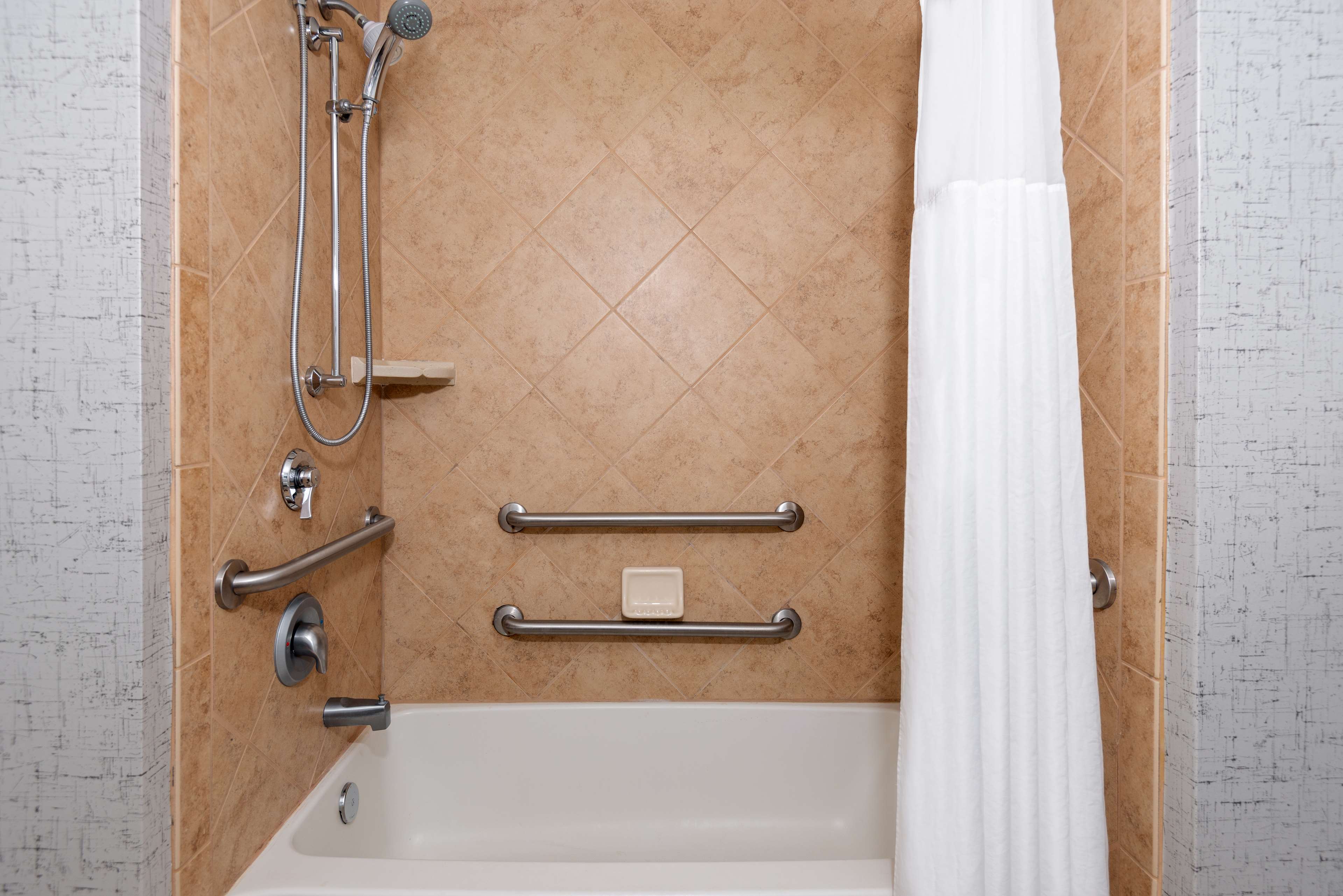 Hampton Inn & Suites Sarasota / Lakewood Ranch - Tap to explore photos