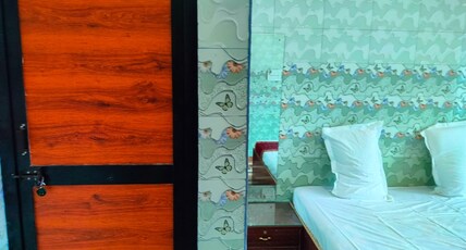 Hotel Hariprasad Room Type - Deluxe Non AC