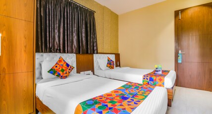 FabHotel Luxor - Nr. Acropolis Mall Room Type - Premium Room