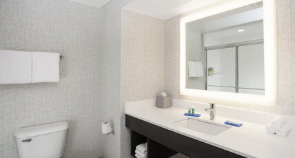 Holiday Inn Express Hotel & Suites Culpeper Room Type - Standard Room