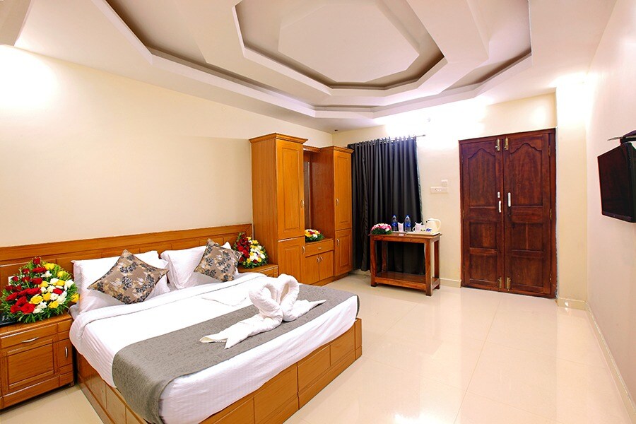 Vembanad Village Backwater Resort - Tap to explore photos