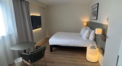 ibis Styles Tours Centre Room Type - Family room with a double bed and a sofa bed