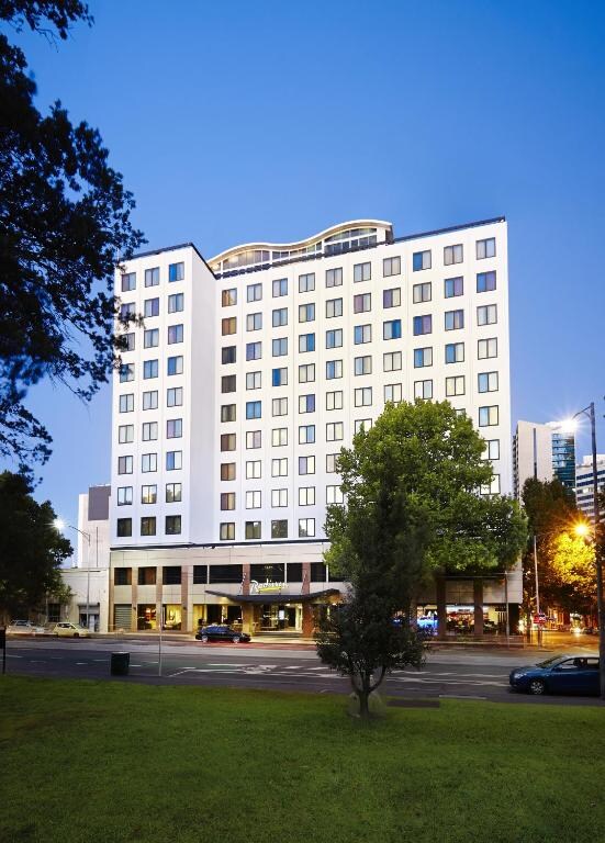 Flagstaff Gardens Hotel Melbourne (Formerly managed by Radisson) - Tap to explore photos