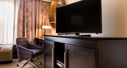 Hampton Inn & Suites Orlando/East UCF Area, FL Room Type - 2 QUEEN BD SUITE  NSMKG