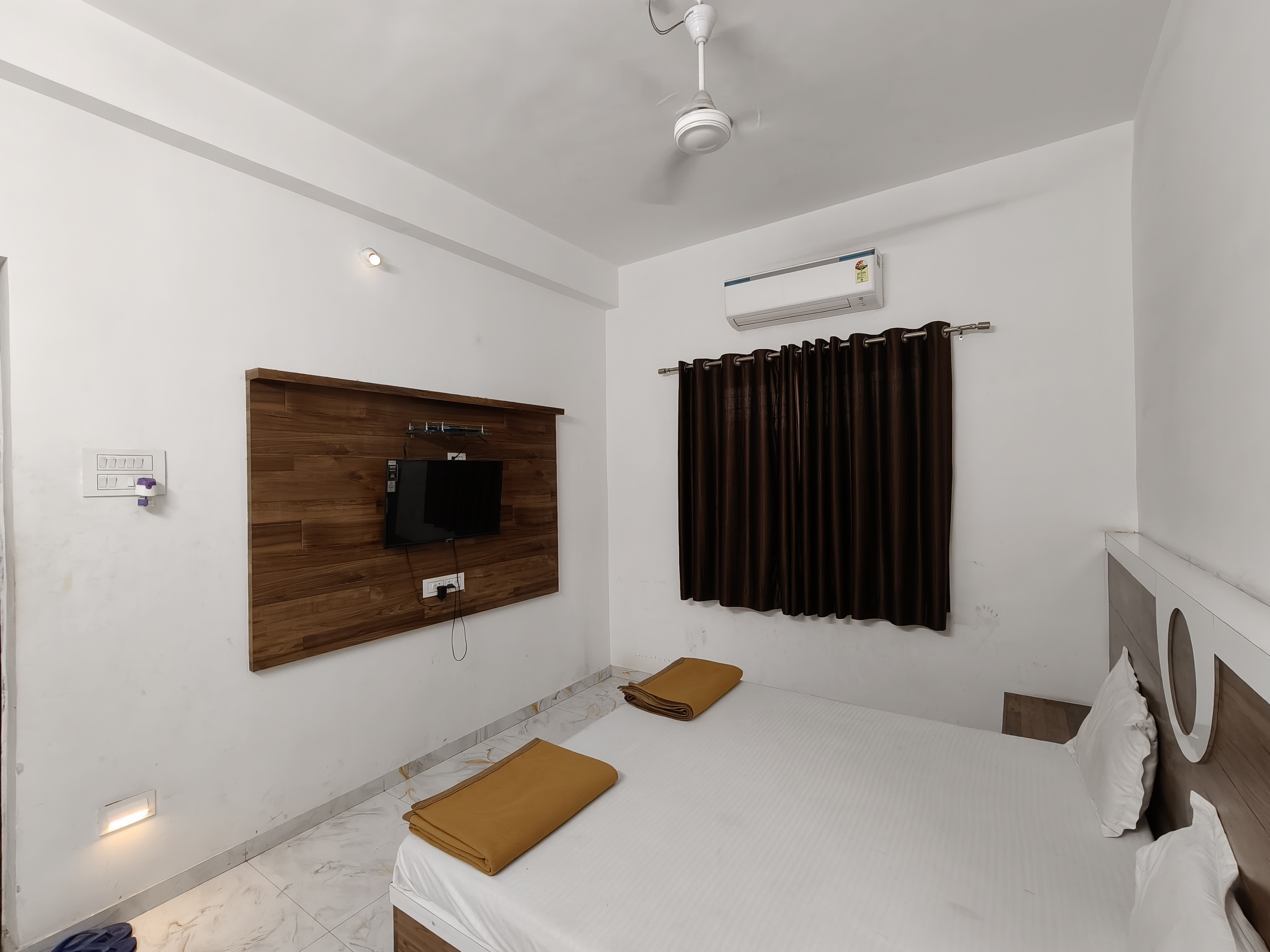 Hotel Sayali - Tap to explore photos
