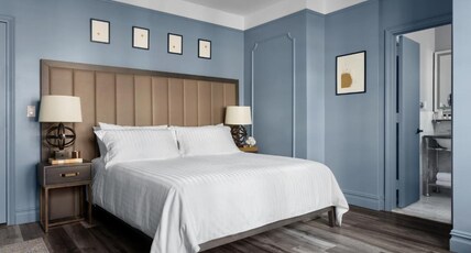 Kixby Times Square Hotel Room Type - Luxury Queen Room with City View