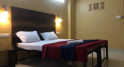 Hotel Peacock Room Type - Deluxe AC Room