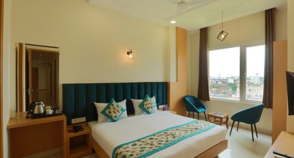 Regalia Grand by Delight Stay Room Type - Deluxe Room (City View)