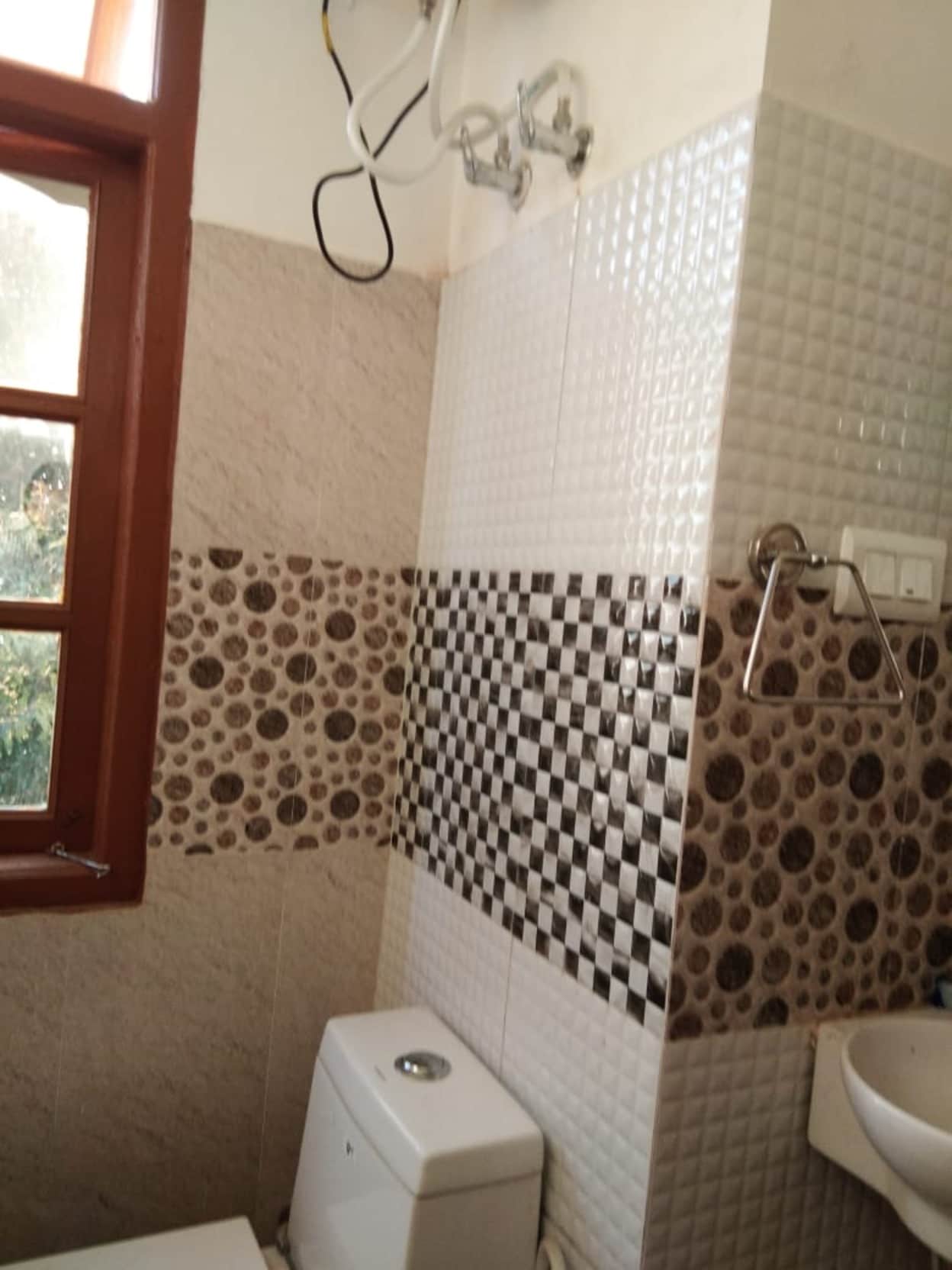 HOMESTAY SHANTI - Tap to explore photos