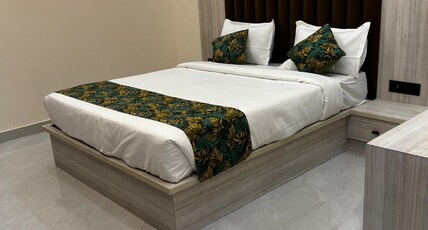 Hotel La Serene Room Type - Deluxe King Bed Room
