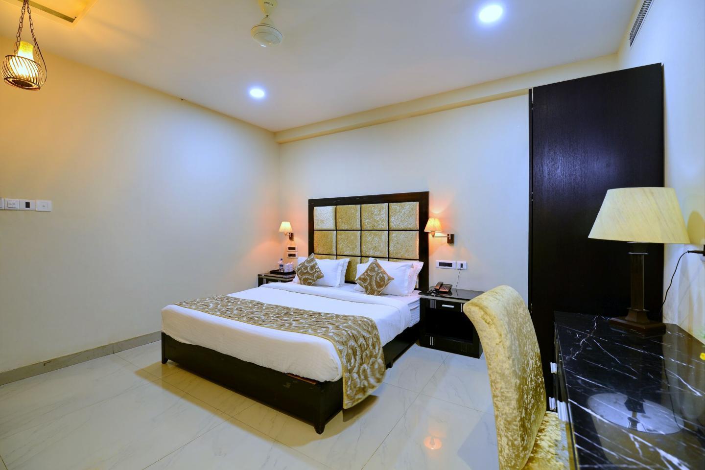 HOTEL FLORET INN - Tap to explore photos