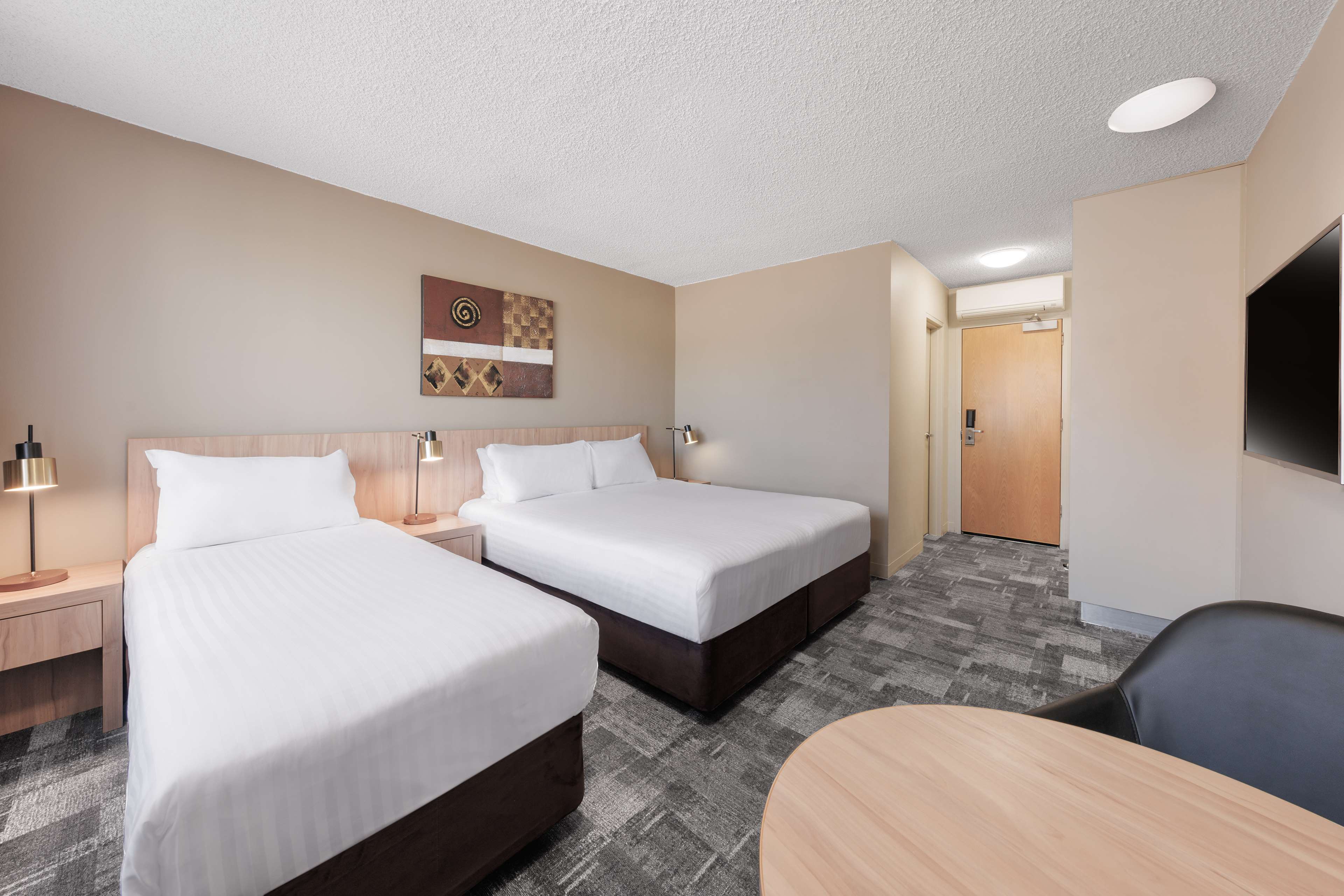 Best Western Plus Launceston - Tap to explore photos