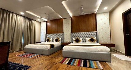 HOTEL RIVER RHYTHM ( 50 mtr. from Assi Ghat ) Room Type - Family Suite Room