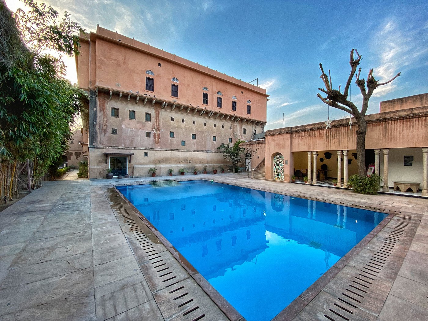 Vivaana Culture Hotel - Tap to explore photos