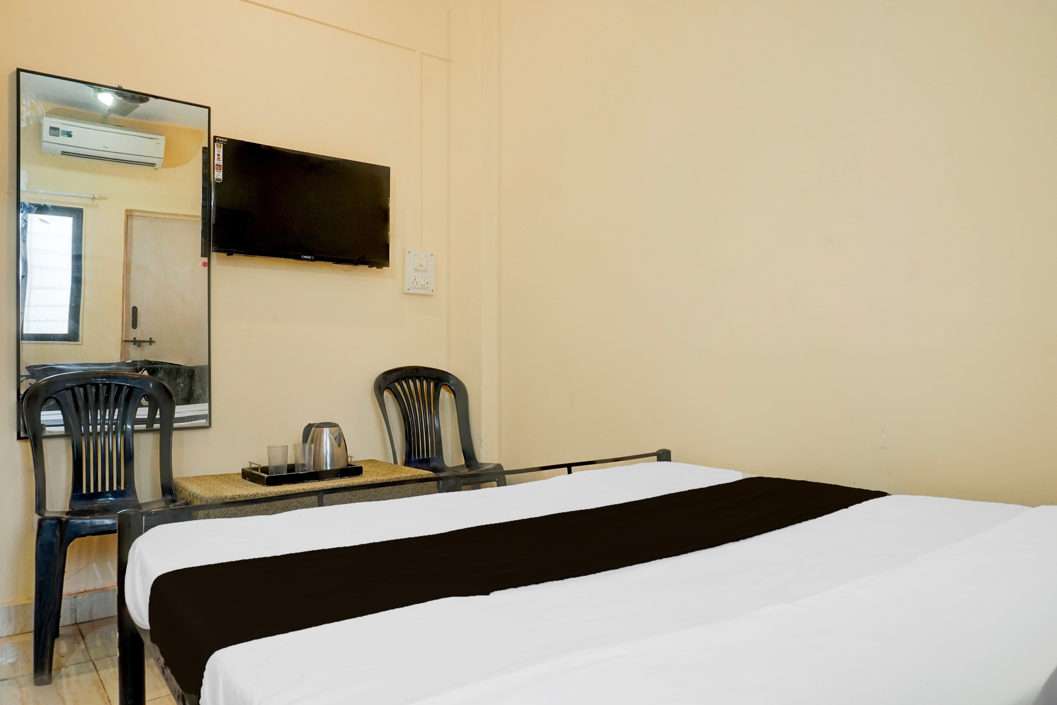 Hotel O Yogiraj Mini Kokakan Restaurant & Lodging - Tap to explore photos
