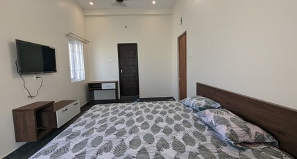 Urban Stay Room Type - King Room