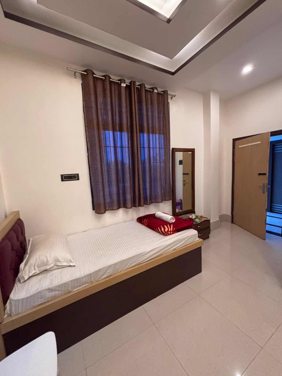 B.L PALACE - Tap to explore photos