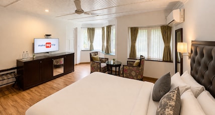 Hotel Metropolis Nearby Dal Lake Room Type - Deluxe Room AC - Mountain/Garden View Hotel Metropolis Nearby Dal Lake Room Type - Deluxe Room AC - Mountain/Garden View