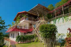 Magpie Retreat | Rooms & Caretaker