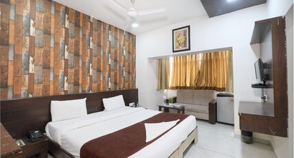 Hotel PALMVIEW RESIDENCY Room Type - AC SUPER DELUX