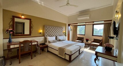 Shree Panchratna Hotel Room Type - Deluxe Room
