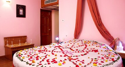 Snow King Retreat - The Heaven Room Type - HONEYMOON ROOM WITH ROUND BED FOR 2 PAX
