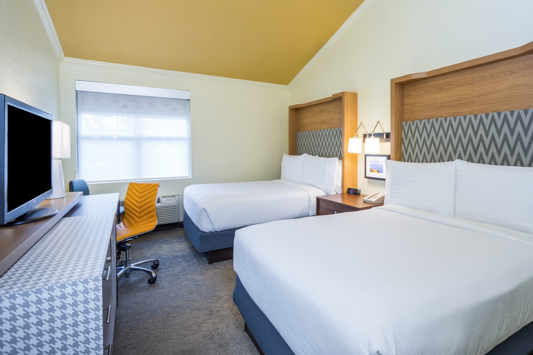 Holiday Inn Hyannis, an IHG Hotel - Tap to explore photos