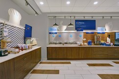 Holiday Inn Express & Suites LENEXA - OVERLAND PARK AREA