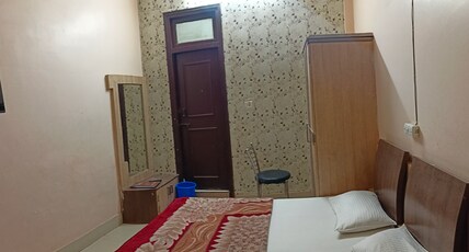 HOTEL VARUN INN Room Type - Non AC Room