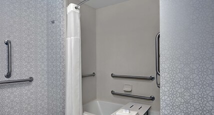 Hampton Inn Bath (Brunswick Area) Room Type - 2 QNS HEARING ACC NOSMOK
