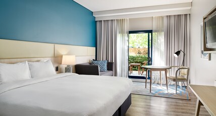 Crowne Plaza Sydney Macquarie Park Room Type - 1 King Standard Balcony
