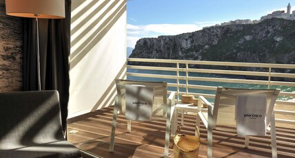 Mercure Quemado Resort Room Type - Standard Room with twin beds and balcony with sea view