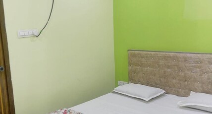 Hotel krishna Room Type - Bedroom 105