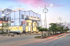 HOTEL THE GRAND RADHE SHYAM