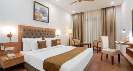 The Sanawar Heights, Near Ramada, Kasauli Room Type - Deluxe with Private Balcony (Valley View)