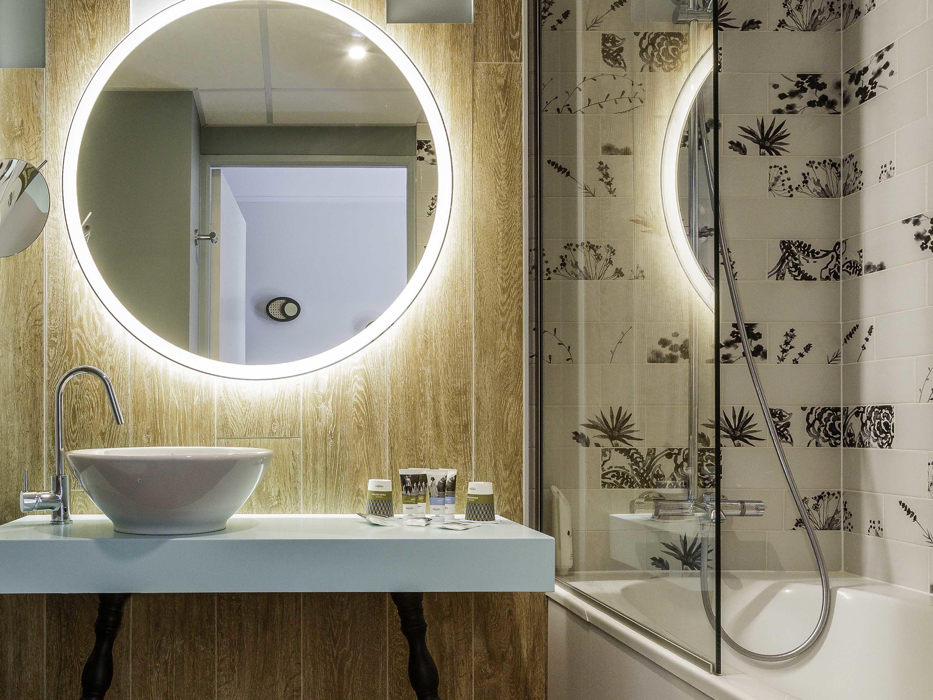 Mercure Orl - Tap to explore photos