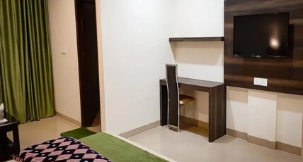 HOTEL GREEN PARK Room Type - Bedroom 11
