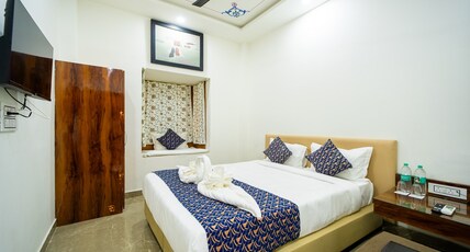 CHANDRA VILAS PALACE HOTEL AND RESORT Room Type - Deluxe Room