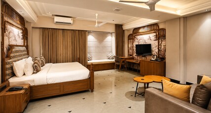 The Luxury Tiger Room Type - Luxury Lake view Suite with balcony The Luxury Tiger Room Type - Luxury Lake view Suite with balcony