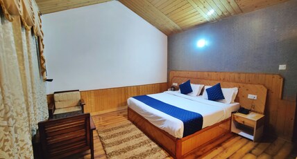 A Star Regency Room Type - Deluxe Room ( Mountains and Valley View)