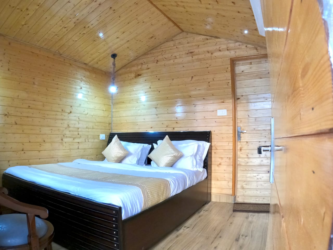 M R RIVER RESORT - Tap to explore photos