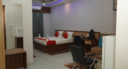 Padmabati Park Room Type - Deluxe Room with Common Swimming Pool
