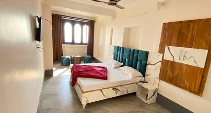 Hotel B Mehra Room Type - Luxury Room