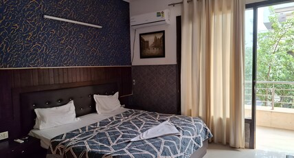 Hotel Star Residency Near Medanta Hospital Room Type - Deluxe Room with City View Hotel Star Residency Near Medanta Hospital Room Type - Deluxe Room with City View