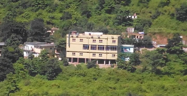 Hotel Chakasha Govindam (Property Near Devprayag Sangam) - Tap to explore photos