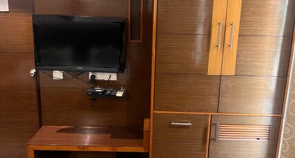 Hotel White Castle IMT Kharkhoda Room Type - Premium Twin Room